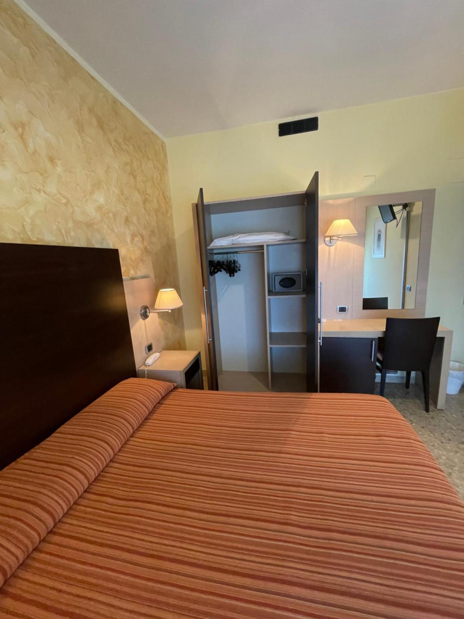 Hotel Promenade Porto SantʼElpidio Zewnętrze zdjęcie